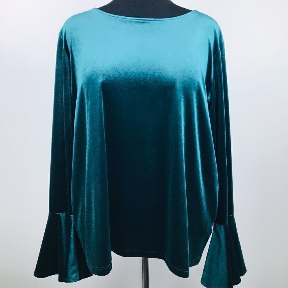 Iman Green Velvety Flutter Cuff Popover Stretch Blouse New with Tags